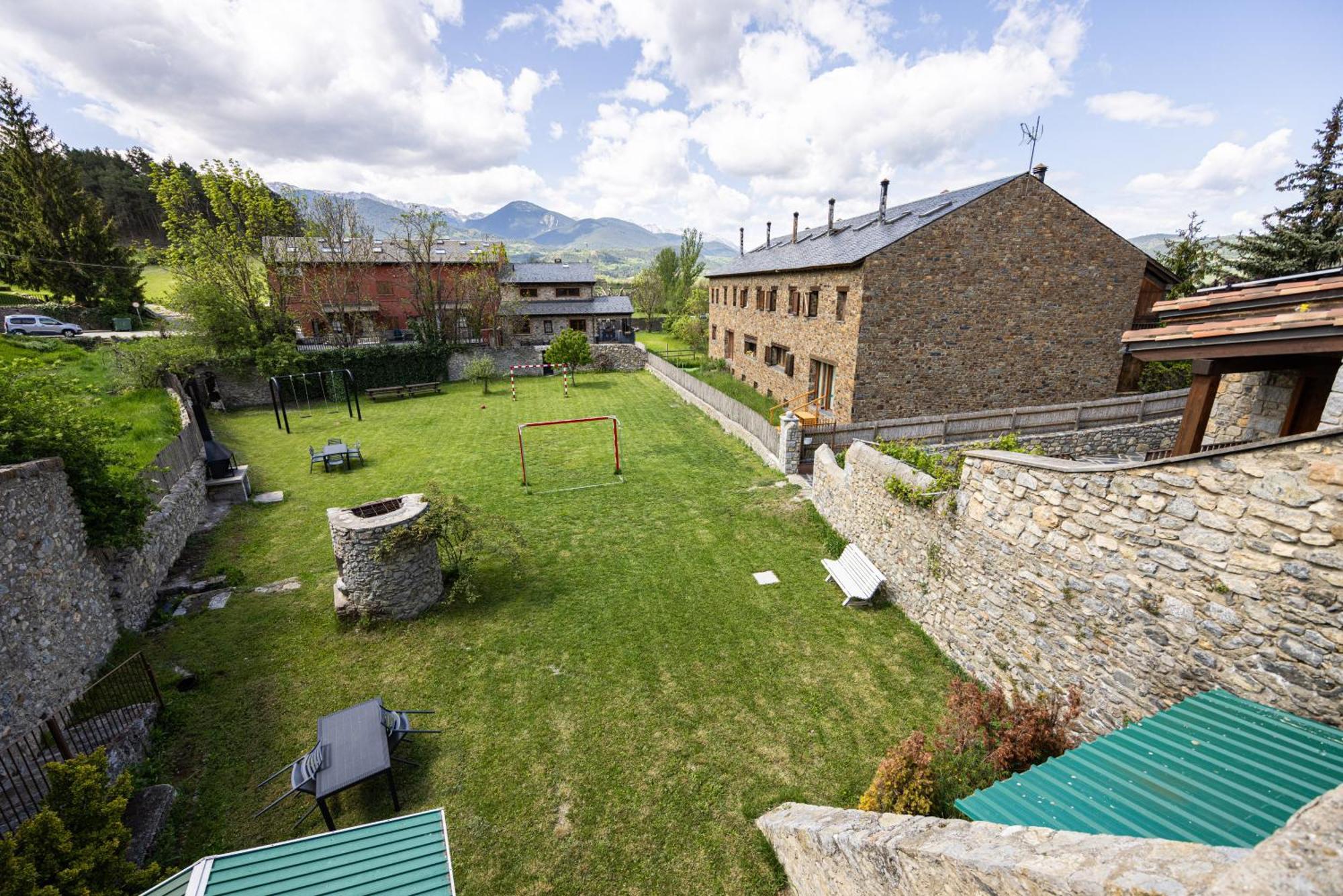 Aparthotel Bellver Bellver De Cerdanya Exterior foto